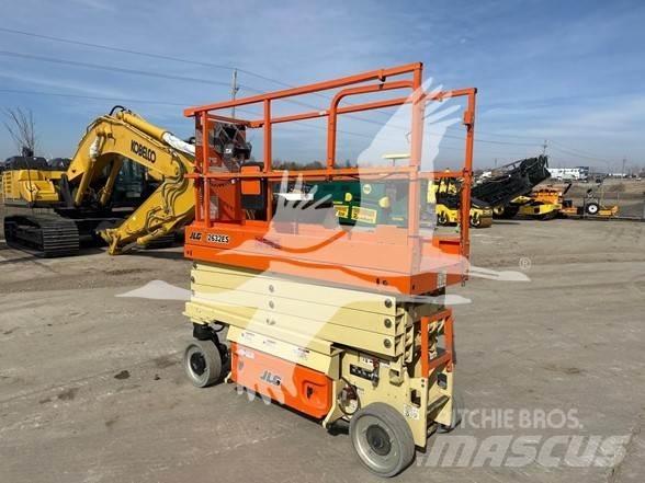 JLG 2632ES 剪式升降機