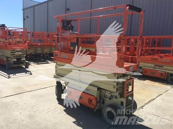 JLG 2632ES 剪式升降機
