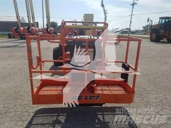 JLG 450AJ 曲臂高空作業車