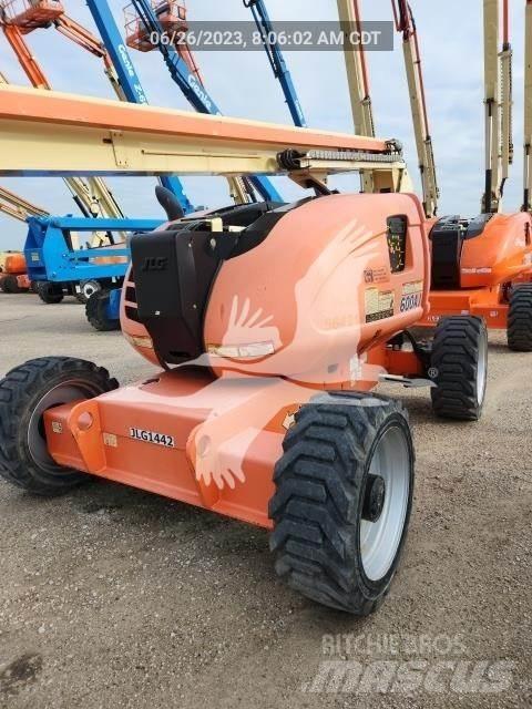JLG 600AJ 曲臂高空作業車