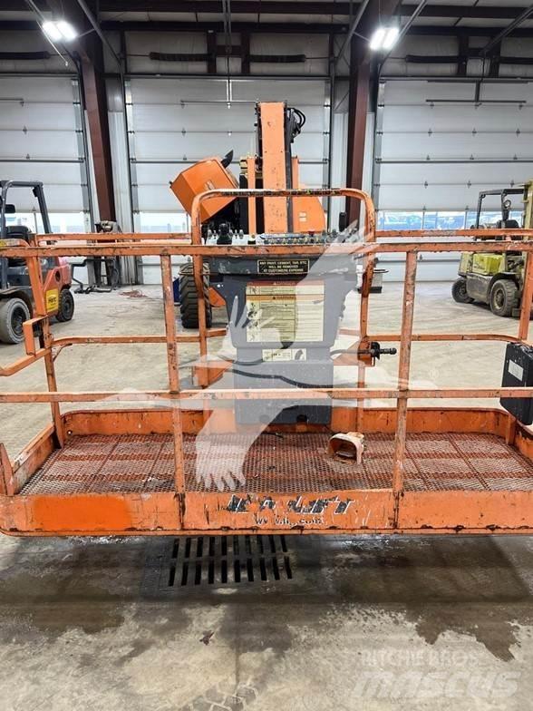 JLG 800AJ 曲臂高空作業車