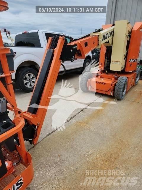 JLG E300AJP 曲臂高空作業車