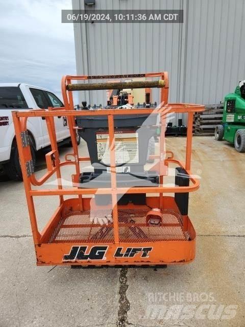 JLG E300AJP 曲臂高空作業車