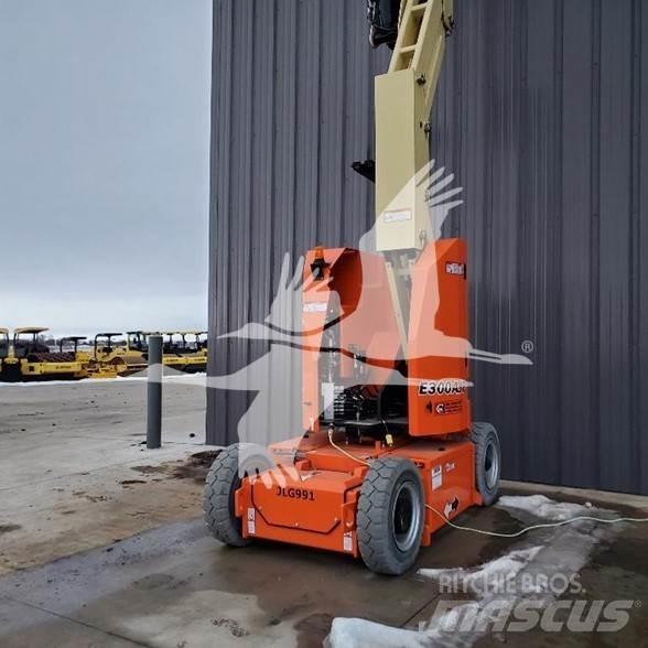 JLG E300AJP 曲臂高空作業車