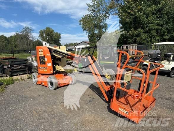 JLG E300AJP 曲臂高空作業車