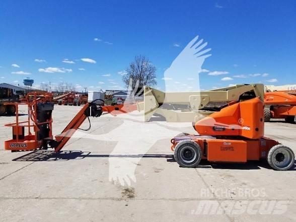 JLG E400AJPN 曲臂高空作業車