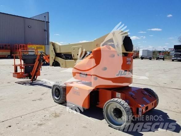 JLG E400AJPN 曲臂高空作業車