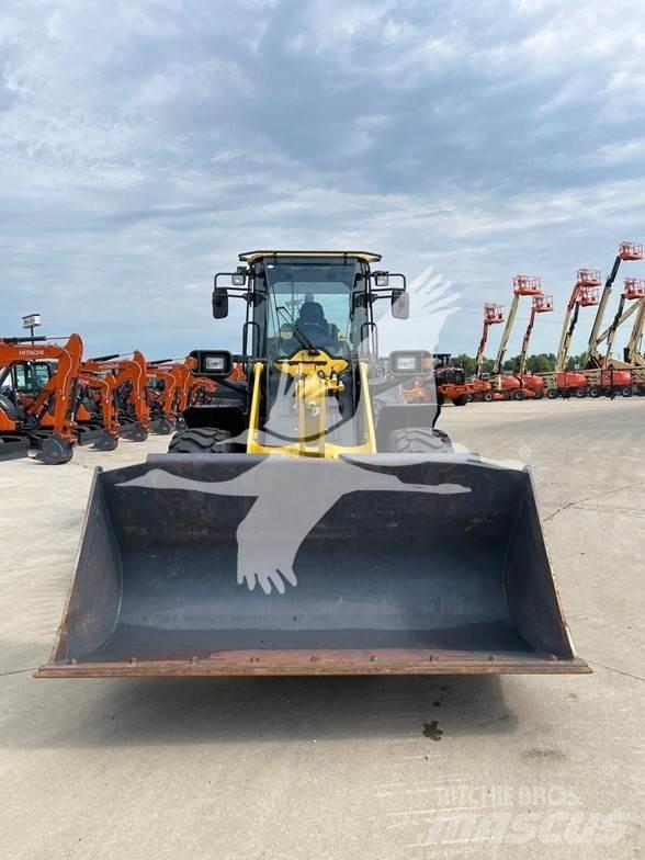 Komatsu WA270 輪胎式裝載機