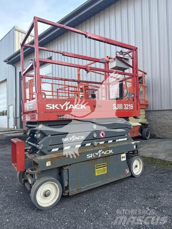 SkyJack SJ3219 剪式升降機