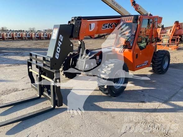 SkyTrak 6042 伸縮臂操作車