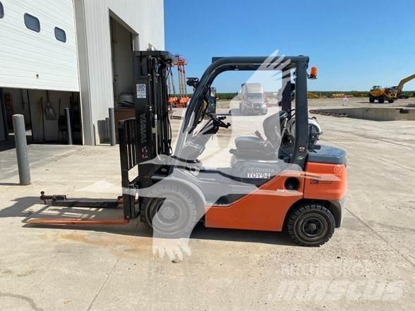 Toyota 8FGU25 柴油卡車