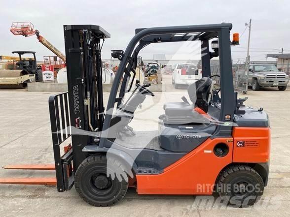 Toyota 8FGU25 柴油卡車