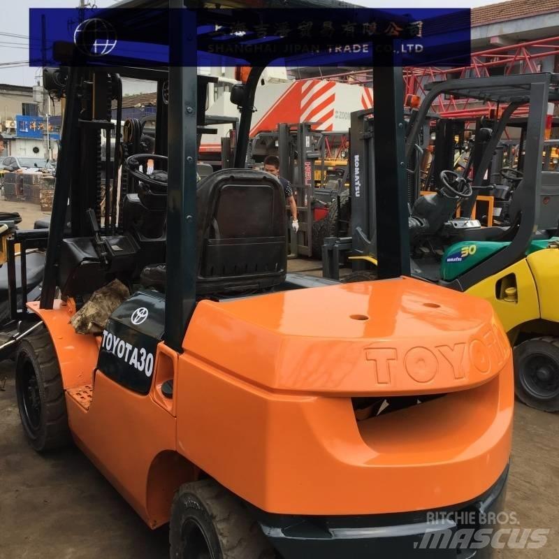 Toyota 7 FD 30 柴油卡車