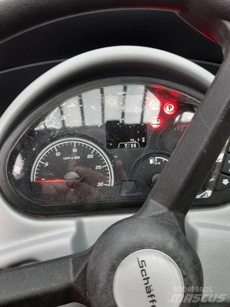 Schäffer 4670 T 多功能裝載機
