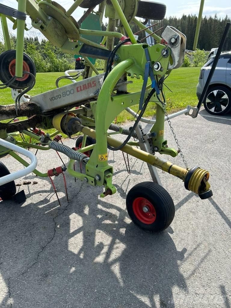 CLAAS Volto 800 耙與翻草機
