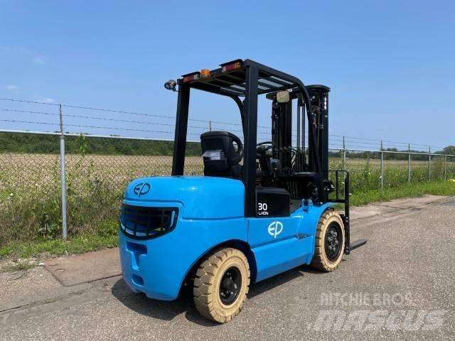 EP EFL302 | 3T | LI-ION 電動堆高機