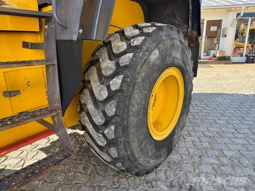Komatsu WA 320-3H 輪胎式裝載機