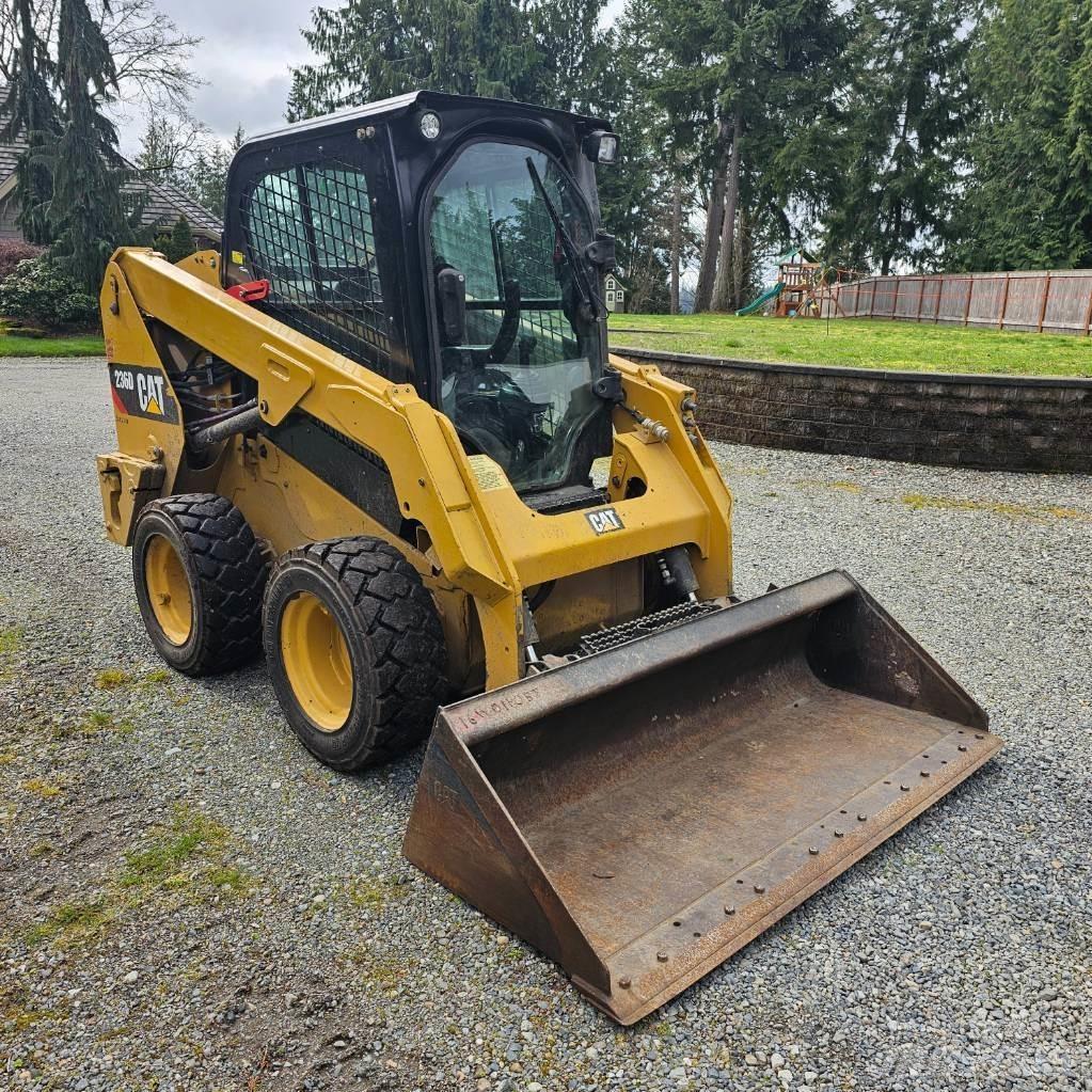 CAT 236D 滑移轉向裝載機