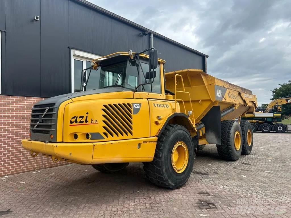 Volvo A25D 鉸接式起吊車