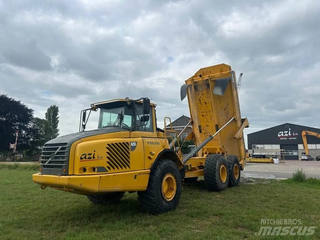 Volvo A25D 鉸接式起吊車