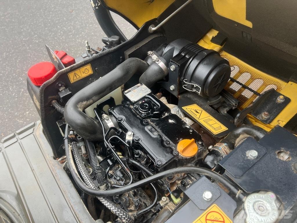 Yanmar Vio 10 小型挖土機/掘鑿機<7t(小型挖掘機)