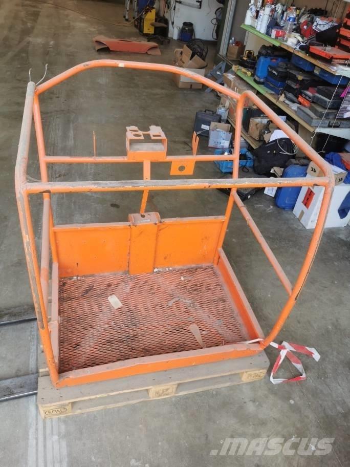 JLG Toucan 10 E 吊桿和鏟斗