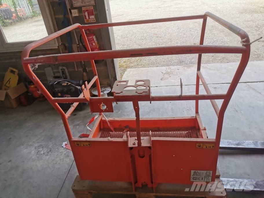 JLG Toucan 10 E 吊桿和鏟斗