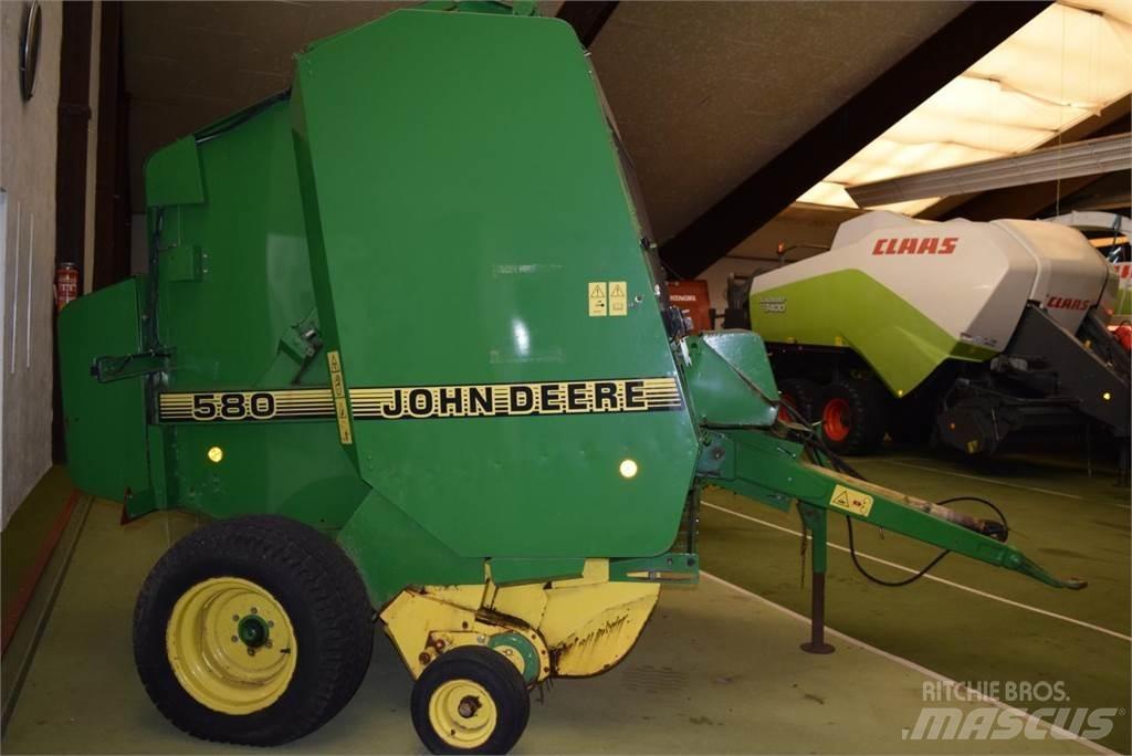 John Deere 580 圓型牧草打包機