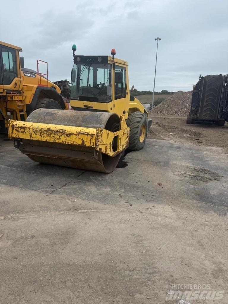 Bomag BW 213 D H-4 單輪滾壓機