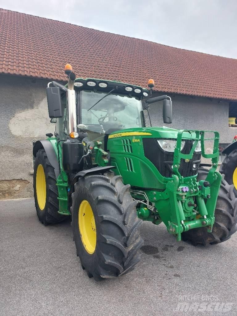 John Deere 6130 R 曳引機