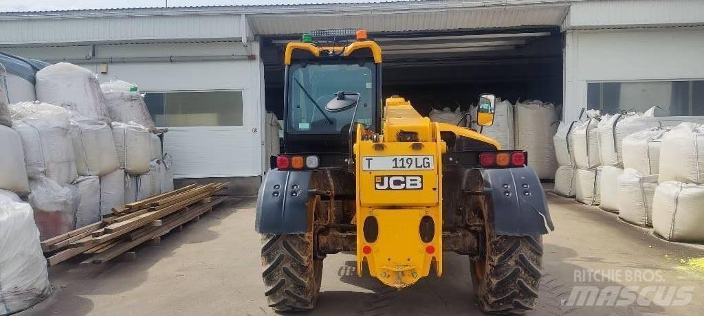 JCB 531-70 伸縮臂操作車