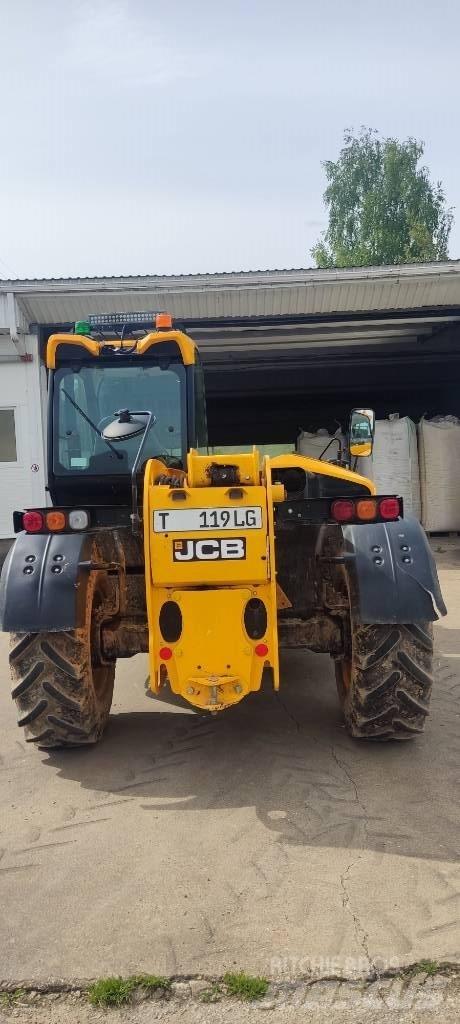 JCB 531-70 伸縮臂操作車