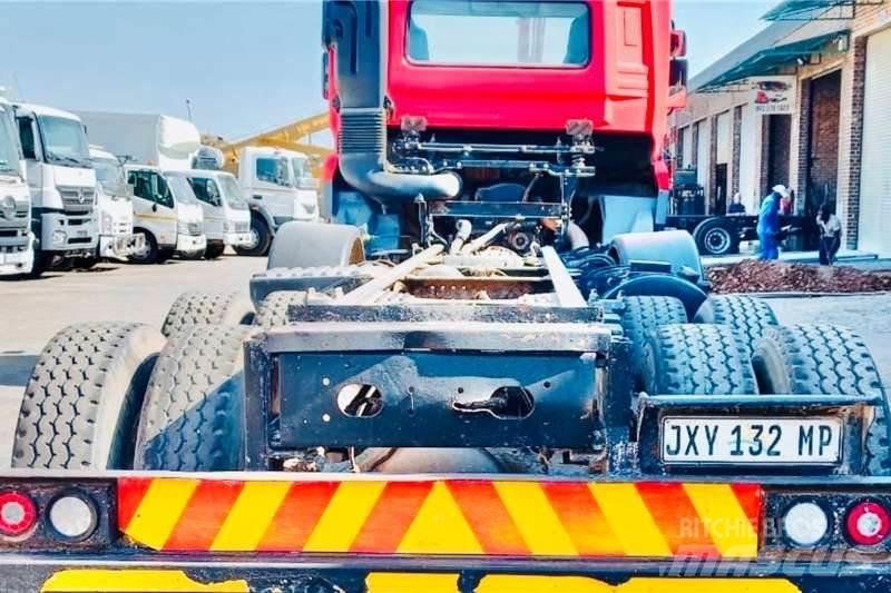 UD CGE 370 8x4 其他貨車