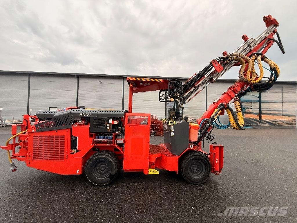 Sandvik DD212 輕型鑽孔機