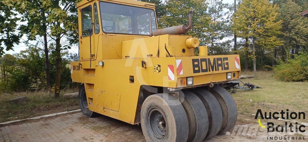 Bomag BW 20 R 膠輪滾壓機
