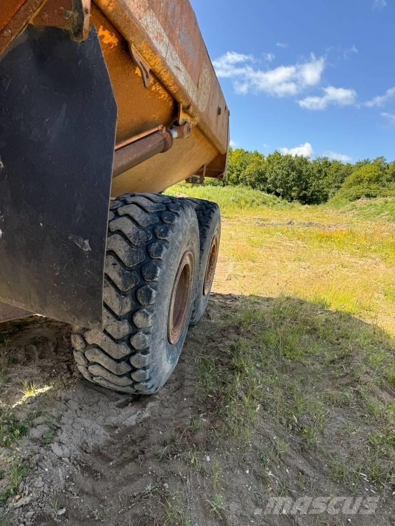 Volvo A 25 C 側卸礦車