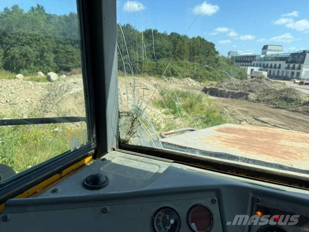 Volvo A 25 C 側卸礦車