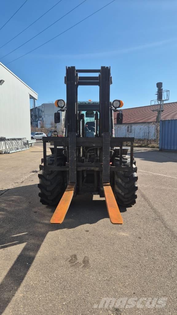Ausa C 500 H X4 越野車