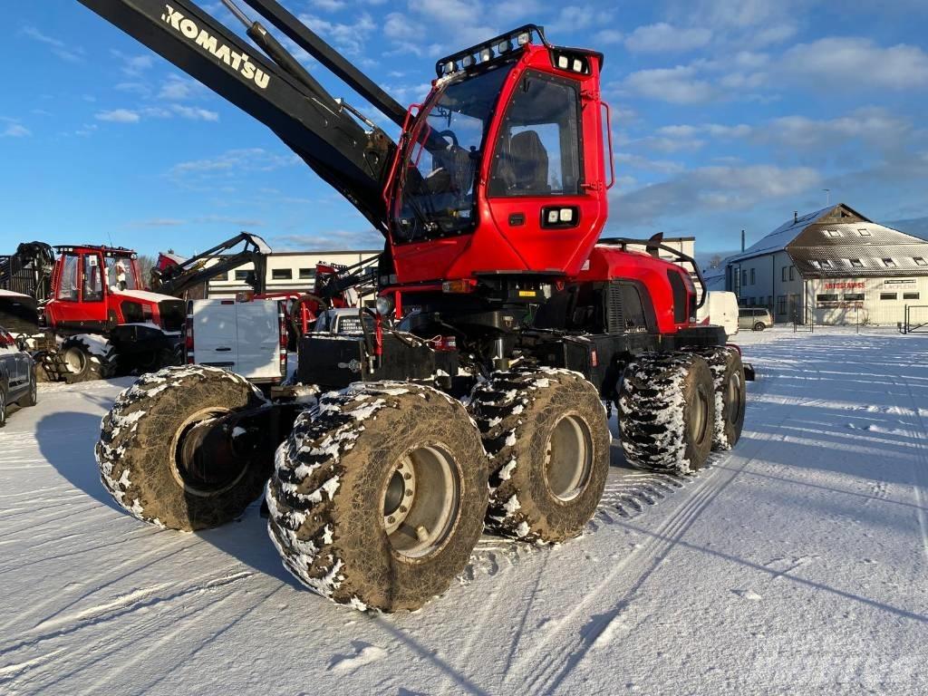 Komatsu 931 XC 收穫機