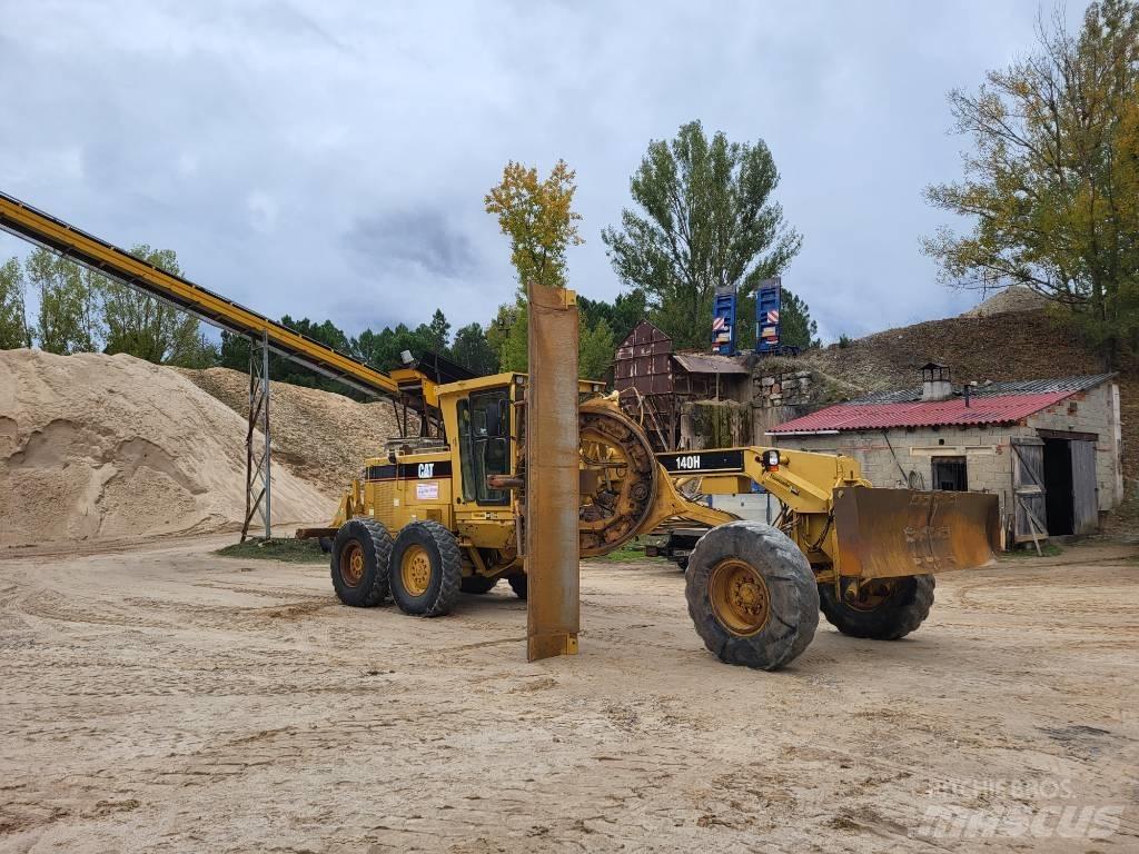 CAT 140 H 平土機