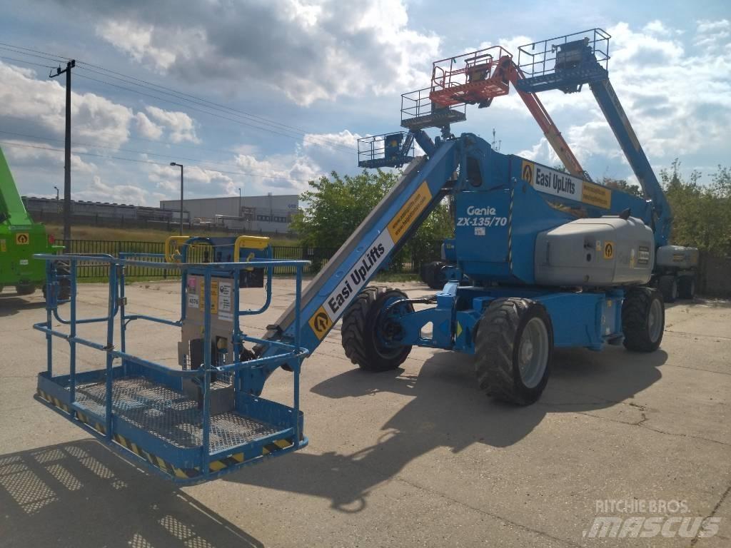 Genie ZX 135/70 曲臂高空作業車