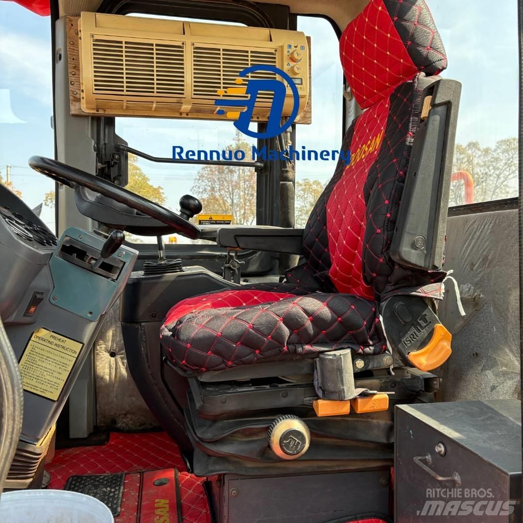 Doosan DL505 輪胎式裝載機