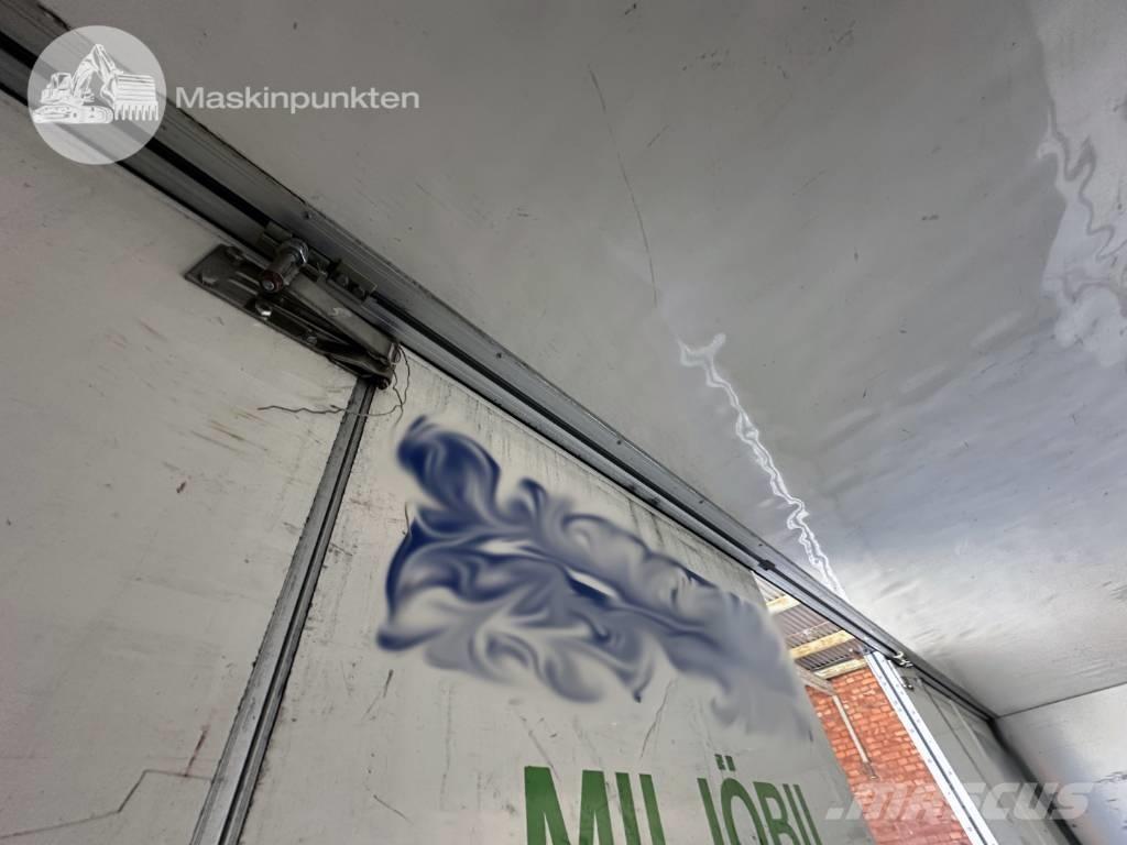 Volvo FM 300 貨箱式卡車