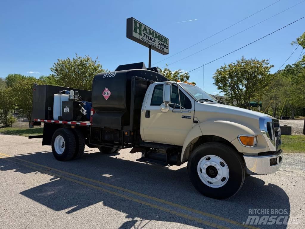 Ford F 750 XLT 都市/通用型車輛
