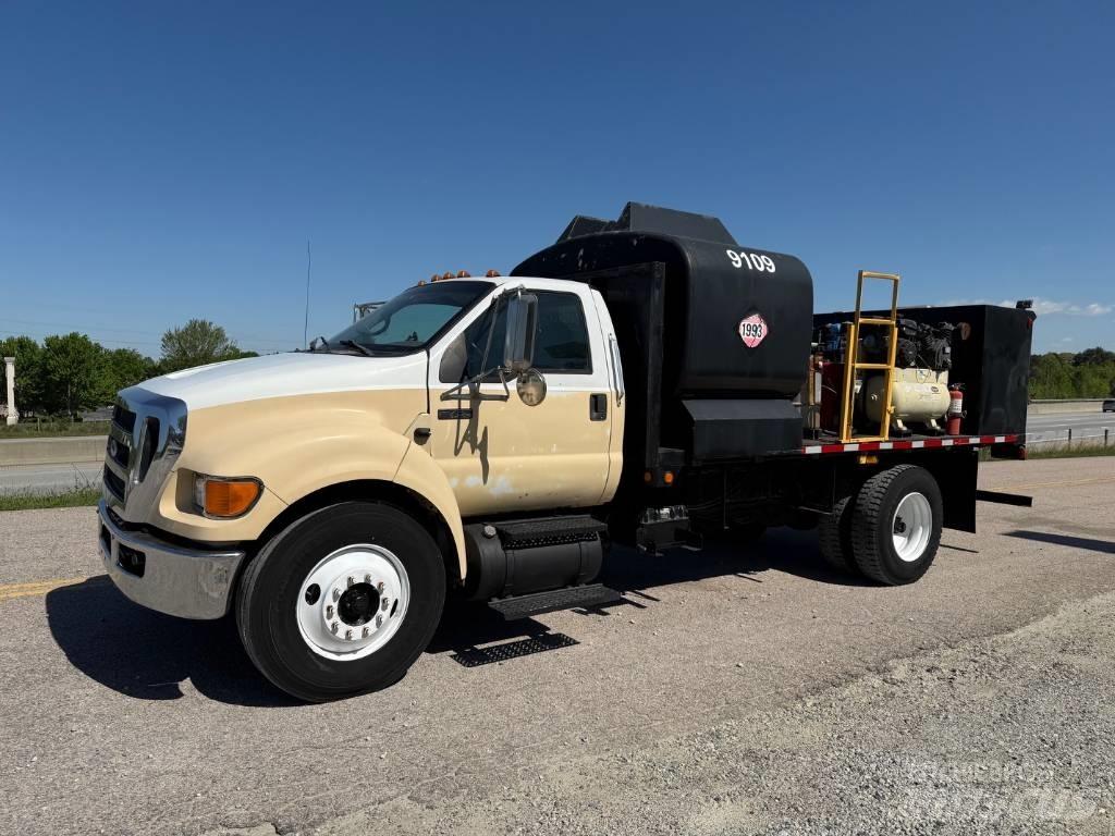Ford F 750 XLT 都市/通用型車輛
