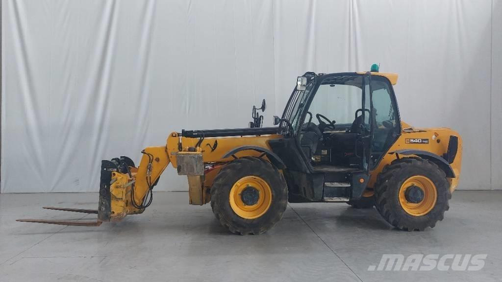 JCB 540-140 伸縮臂操作車