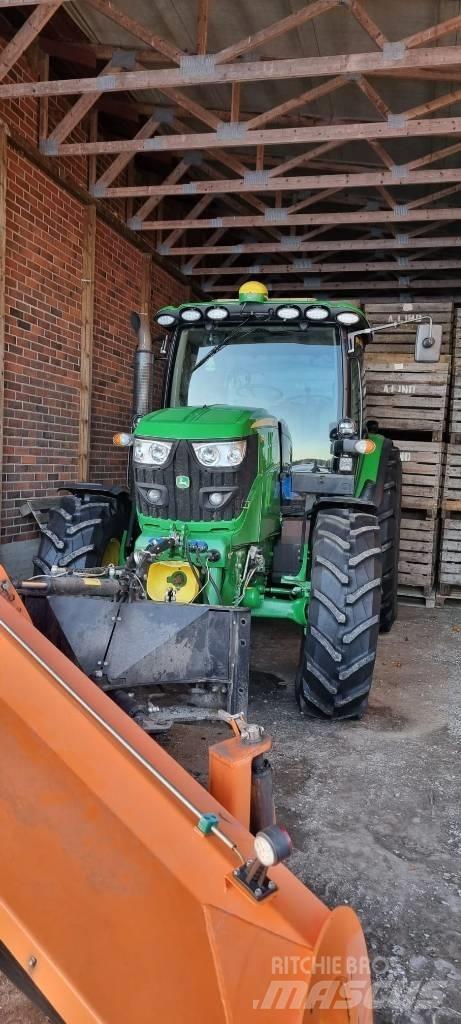 John Deere 6125 R 曳引機
