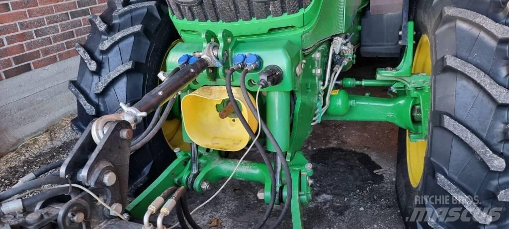 John Deere 6125 R 曳引機