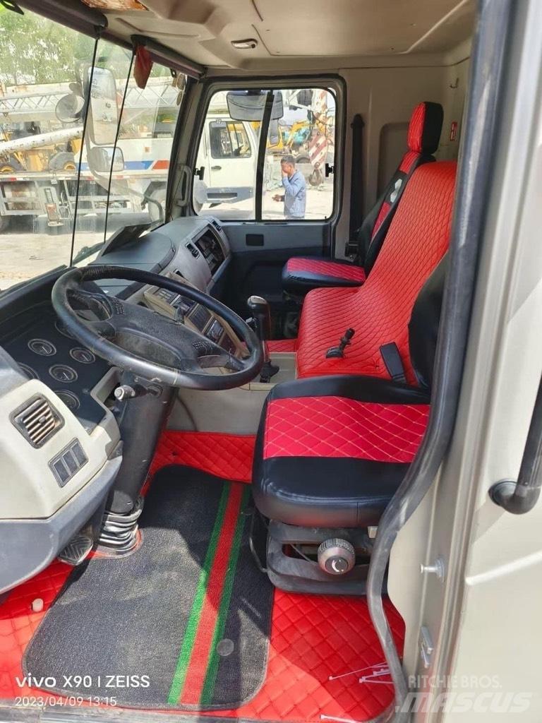 Zoomlion QY50V 全路面起重機/吊車