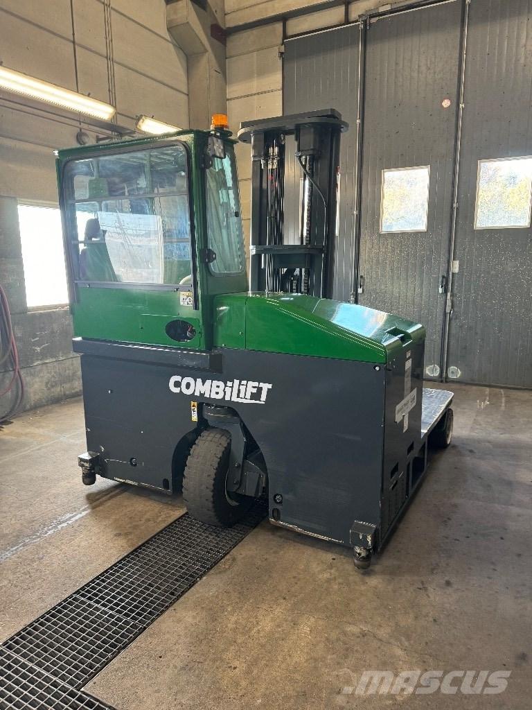 Combilift C4000ET 四向前伸式堆高機(叉車)